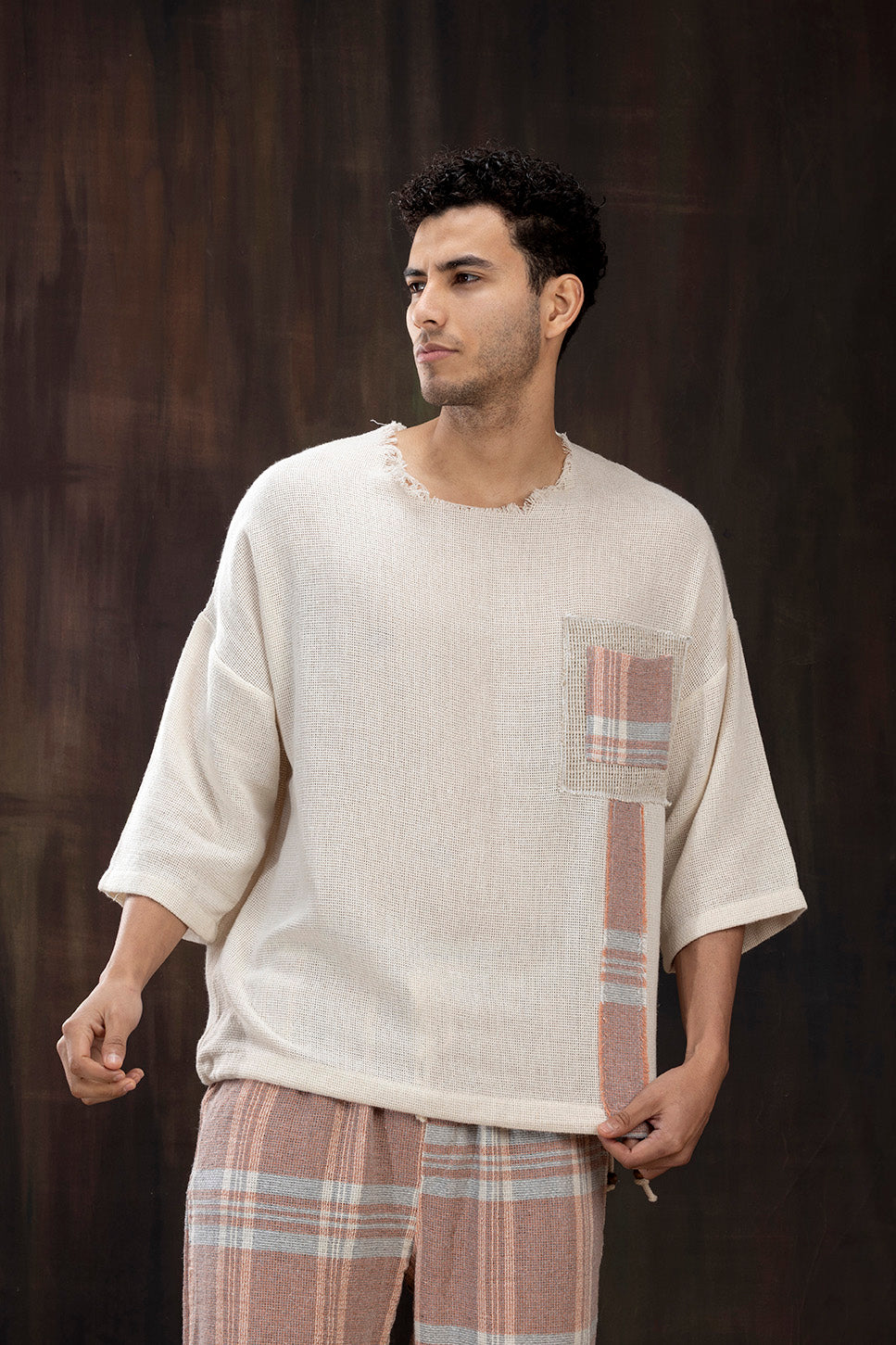 LOOSE WEAVED DROP SHOULDER PATCH T- SHIRT