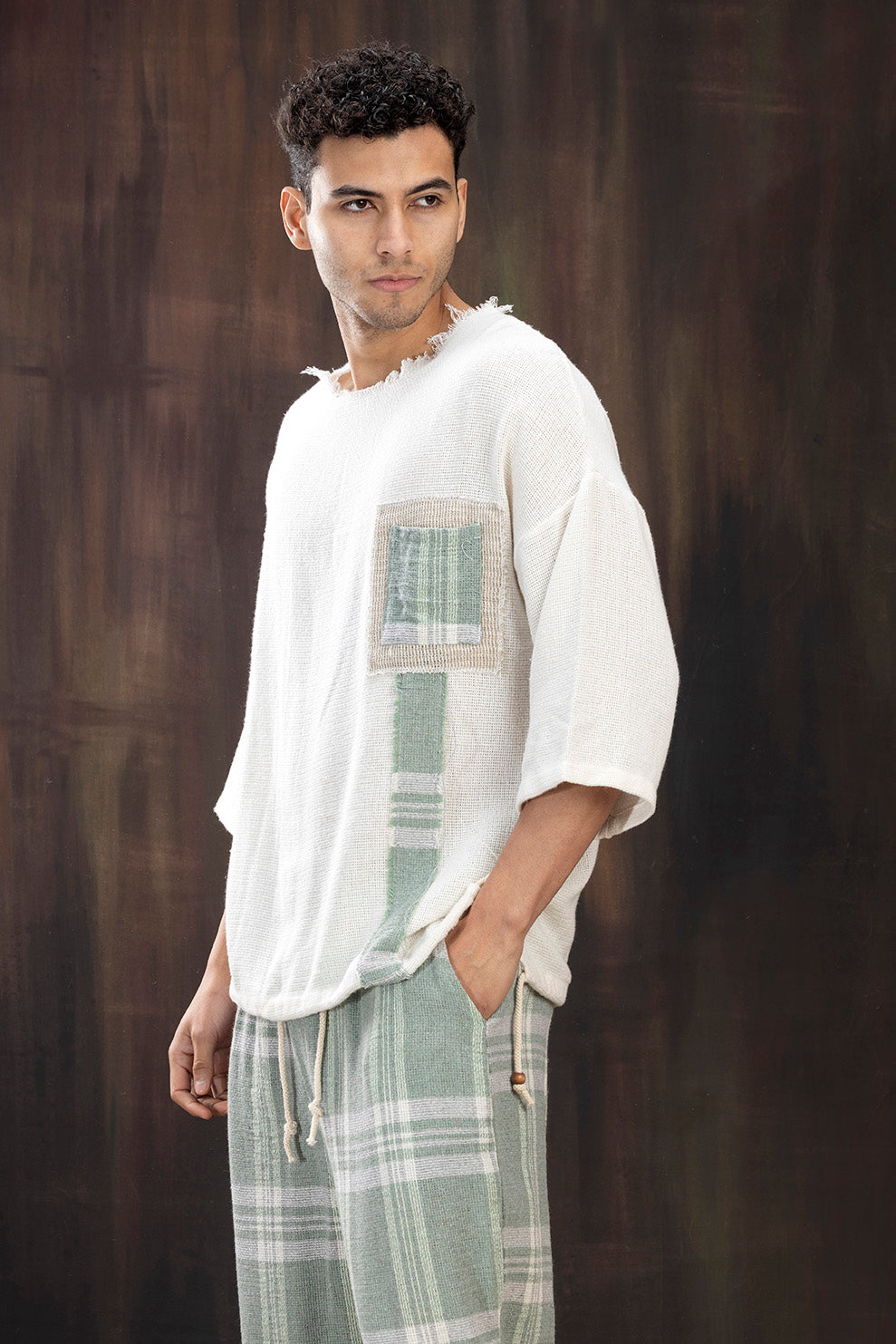 BEIGE KNITTED GREEN POCKET T-SHIRT