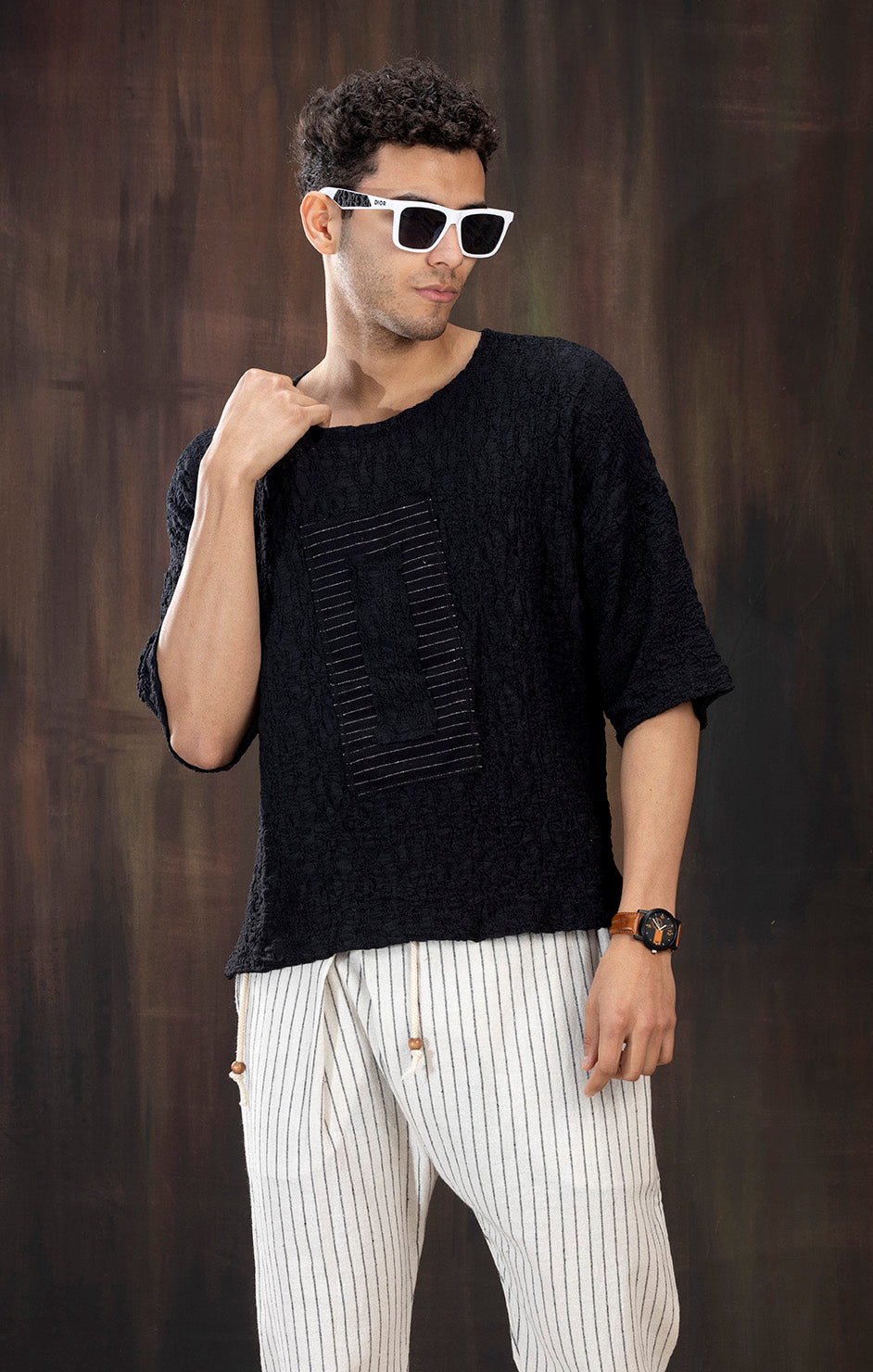 BLACK TEXTURED T-SHIRT