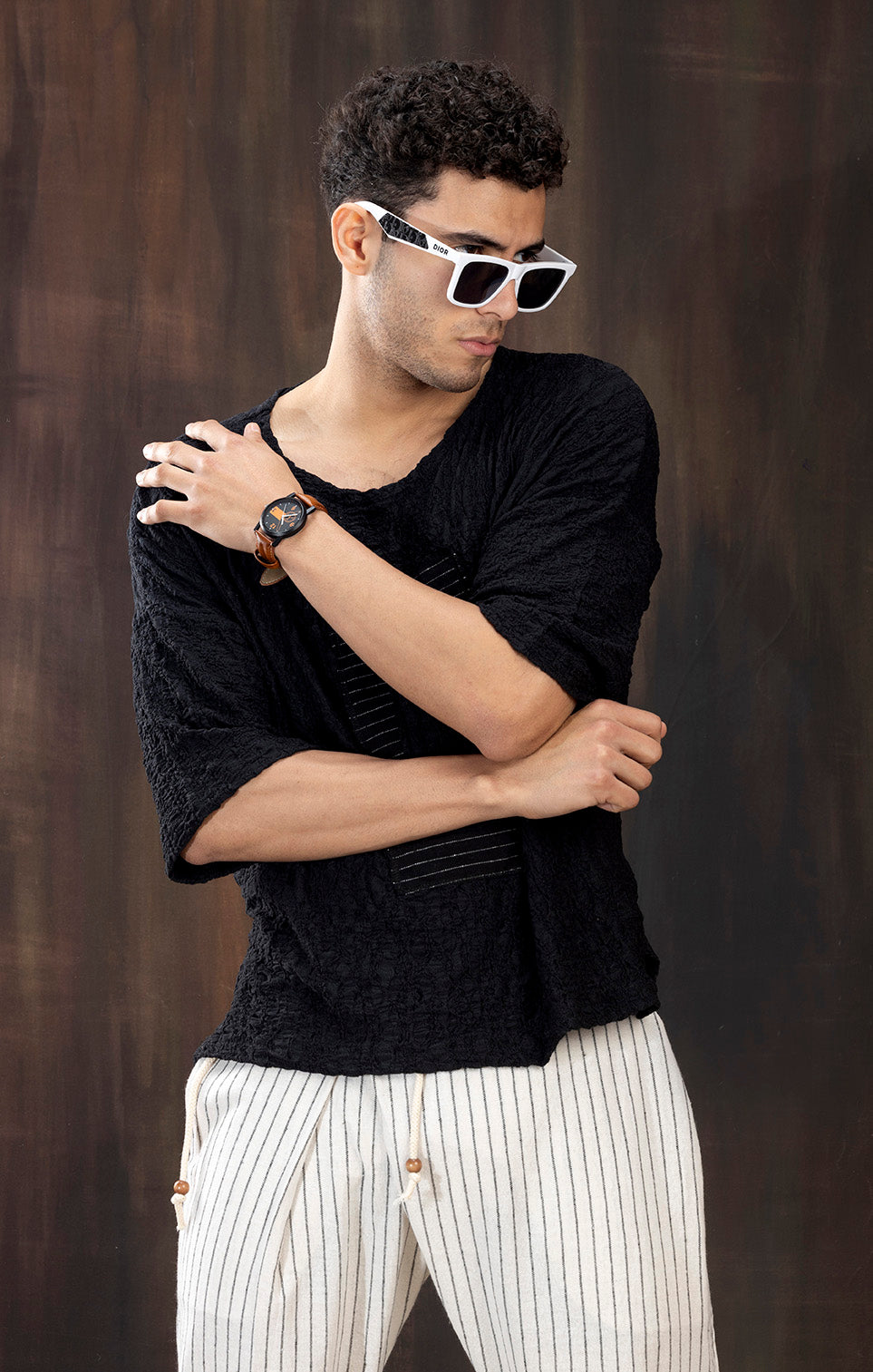 BLACK TEXTURED T-SHIRT