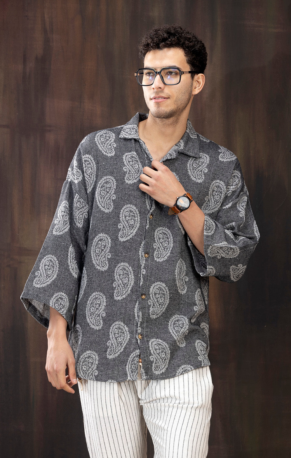 BLACK & WHITE MOTIF SHIRT
