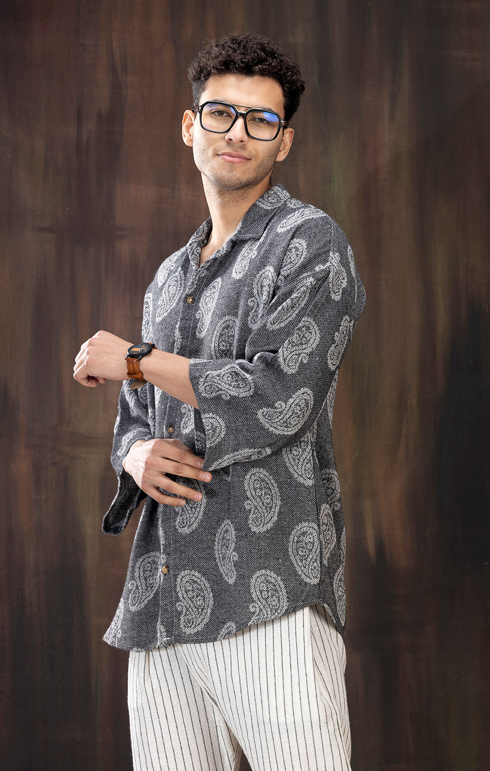 BLACK & WHITE MOTIF SHIRT