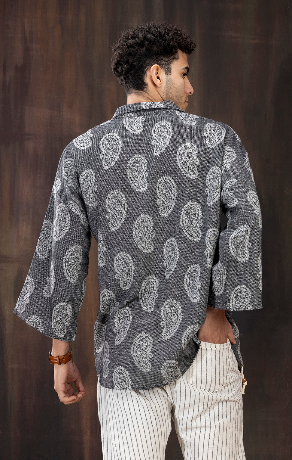 BLACK & WHITE MOTIF SHIRT
